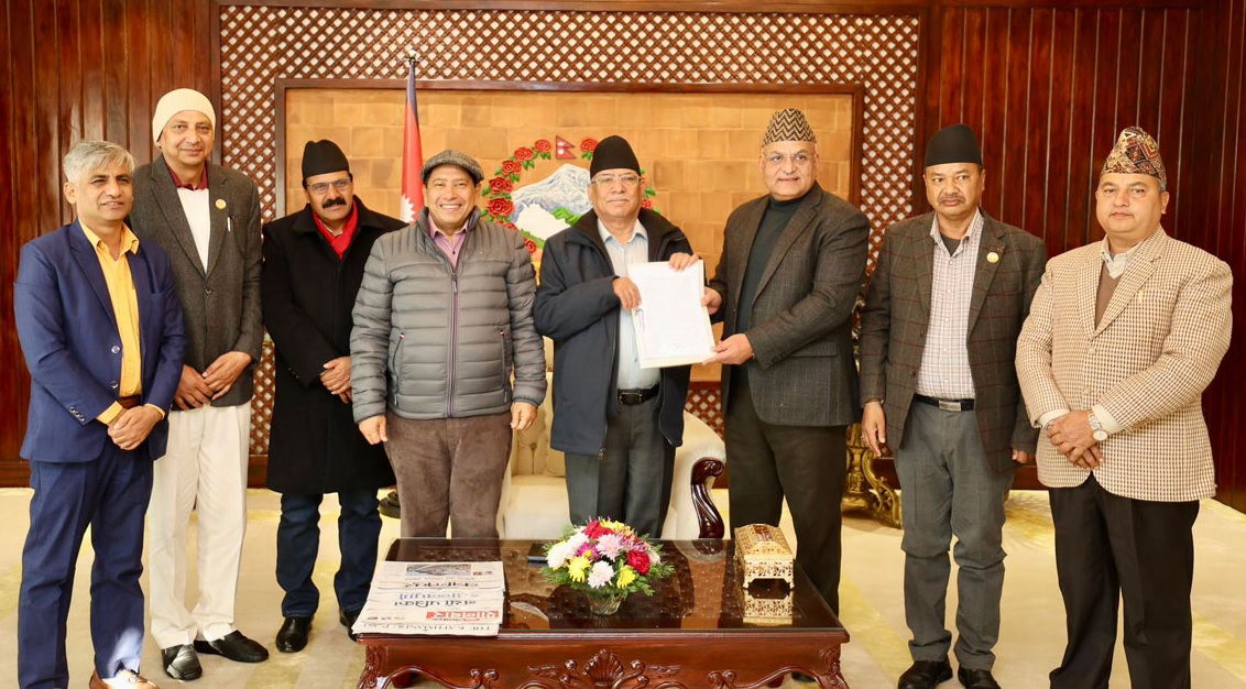 मुख्यमन्त्रीसँग प्रधानमन्त्रीले भने, `प्रदेशलाई अधिकार सम्पन्न गराउन राजनीतिक दलसँग थप पहल गर्नेछु´