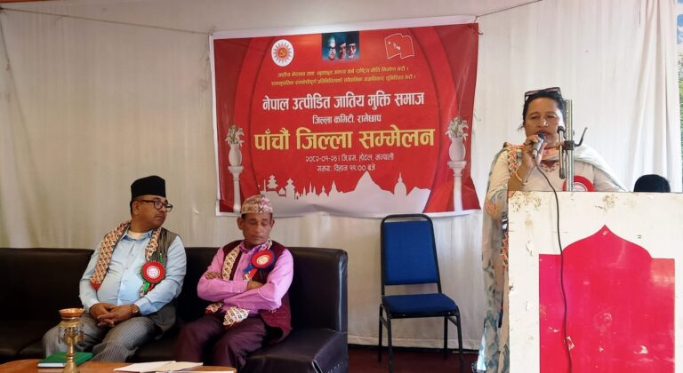 ओली नेतृत्वको सरकार ढाल्न  केही तत्त्वहरू सक्रिय छन्: गीता कार्की