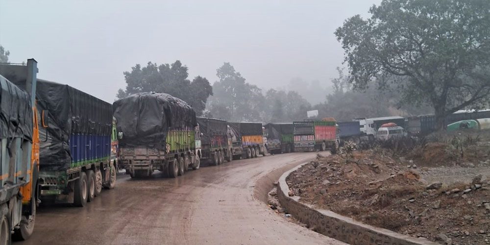 वर्षाले नारायणगढ–बुटवल सडक र कान्ति लोकपथ अवरुद्ध